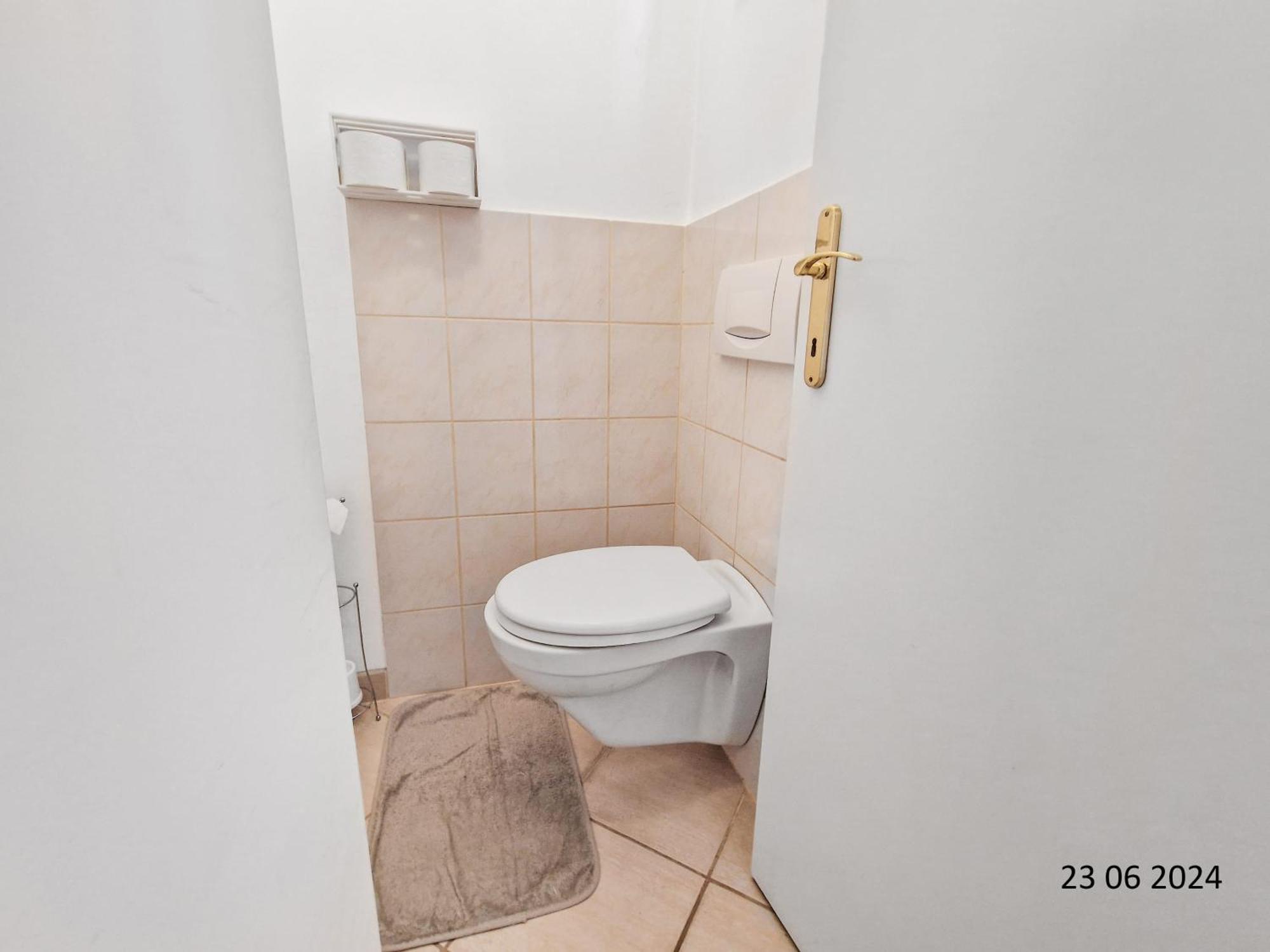 Elegant Three-Bedroom Suite Wien Exterior foto