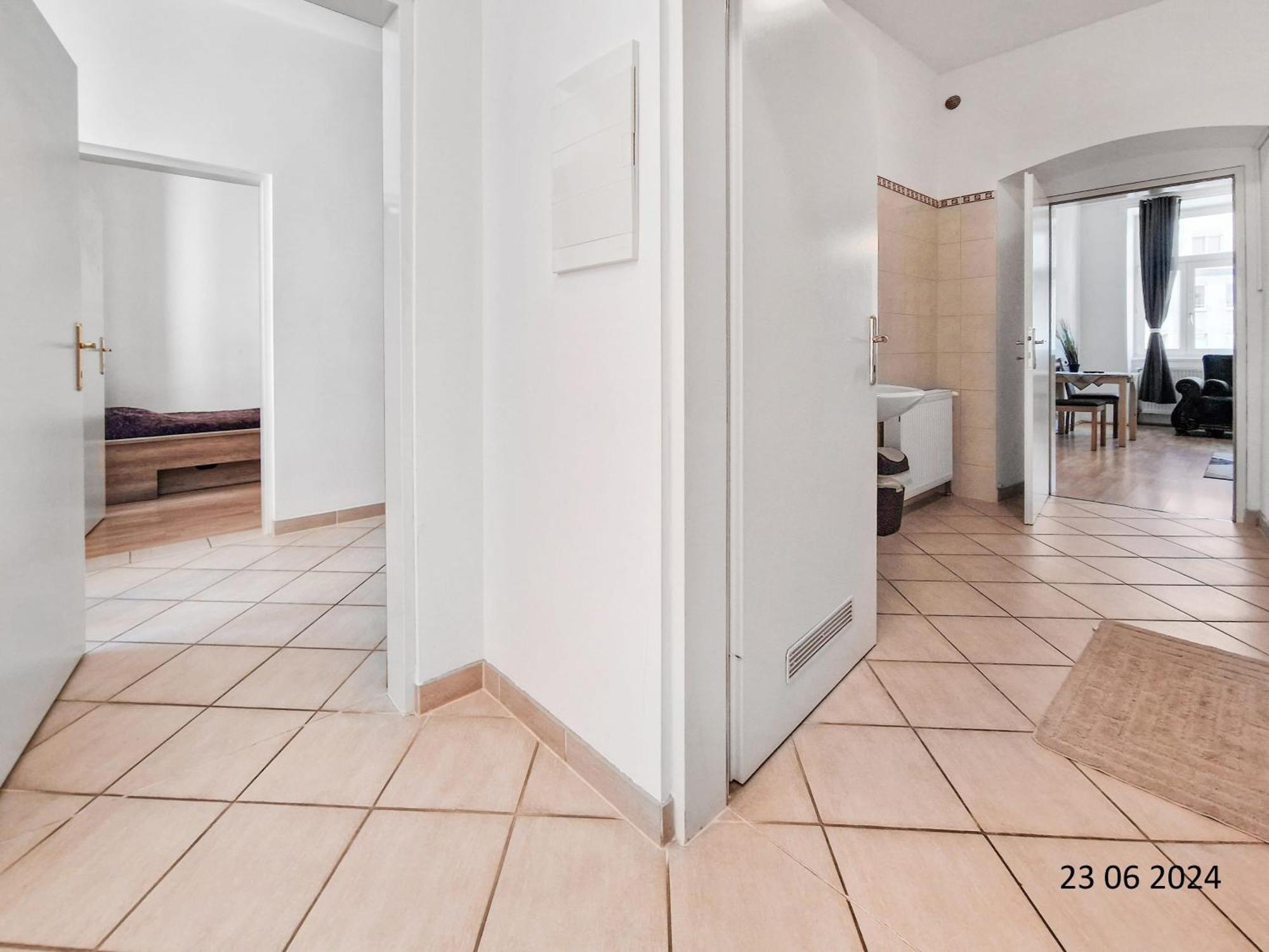 Elegant Three-Bedroom Suite Wien Exterior foto