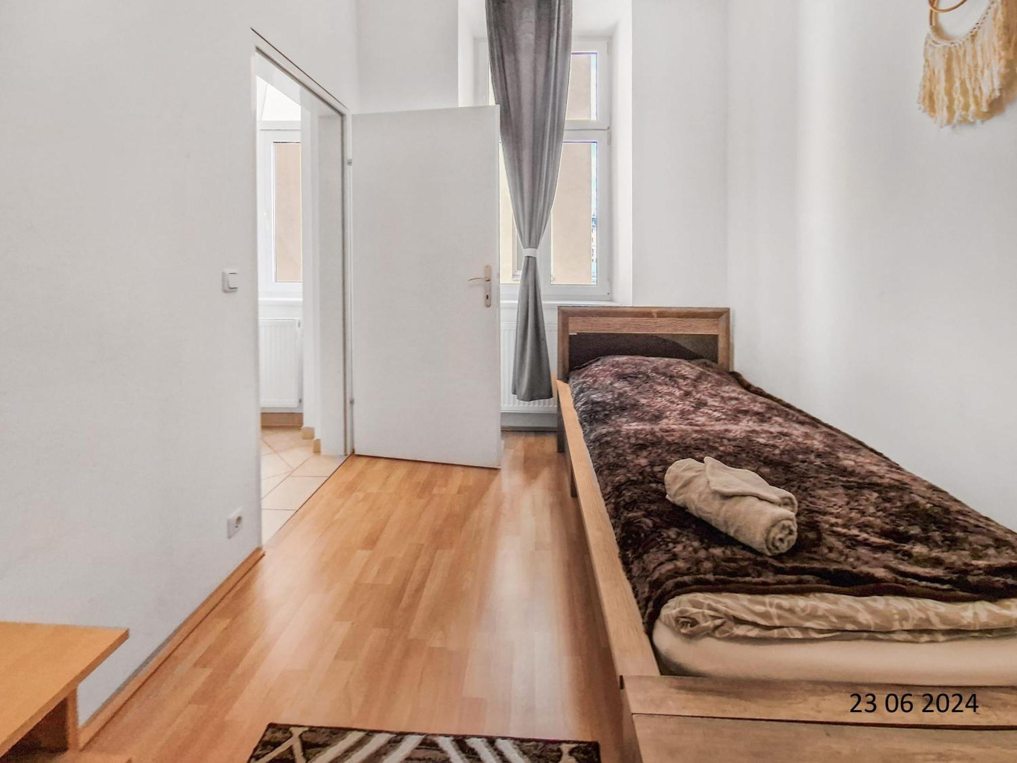 Elegant Three-Bedroom Suite Wien Exterior foto